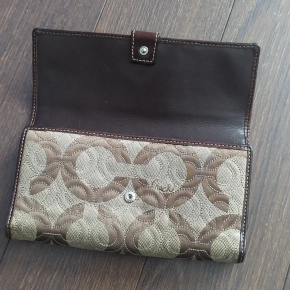 Coach Wallet - Picture 5 of 7